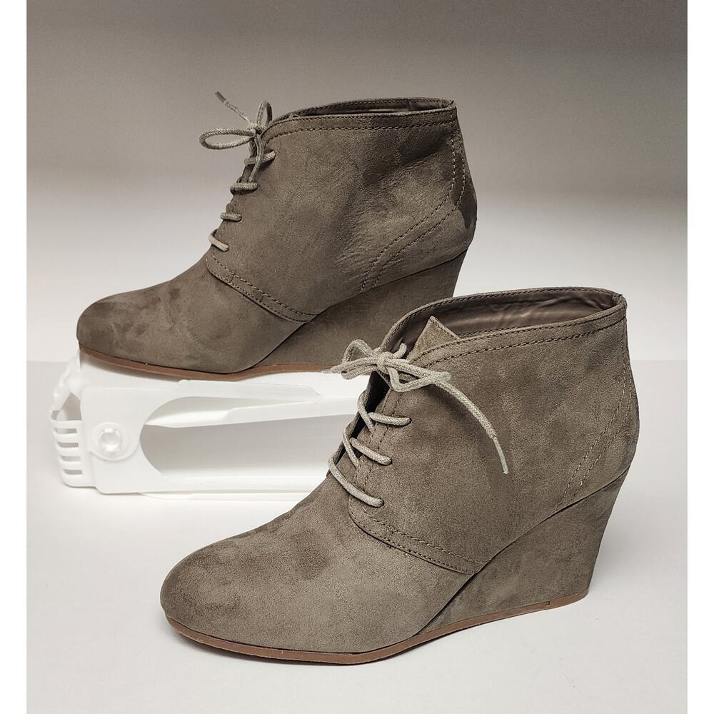 Arizona Jean Company Faux Suede Lace up Ankle Wedge Boots Color Taupe Size 9.5M